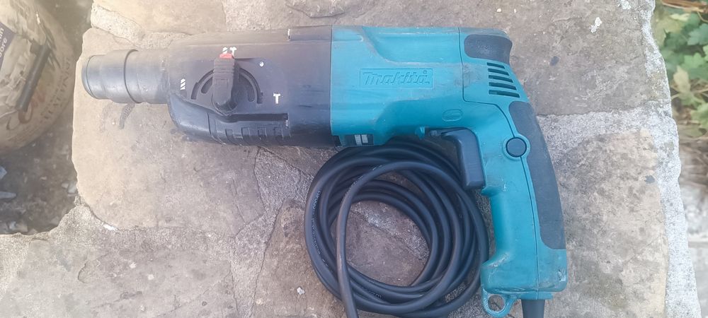 Перфоратор Makita HR2450