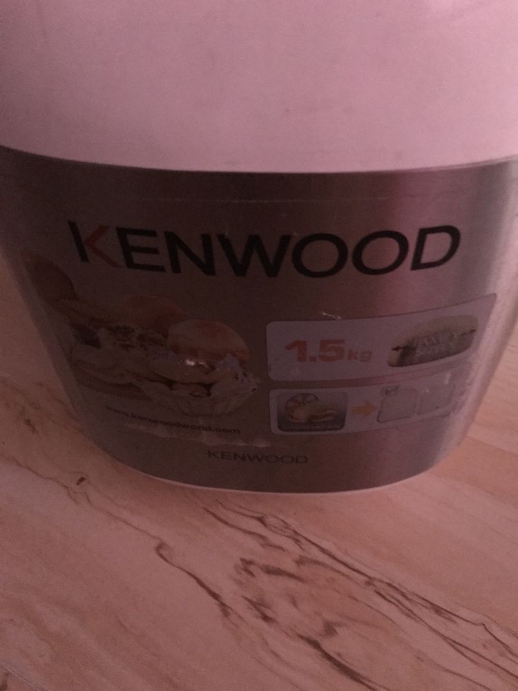 Продава хлебопекарна kenwood bm 900
