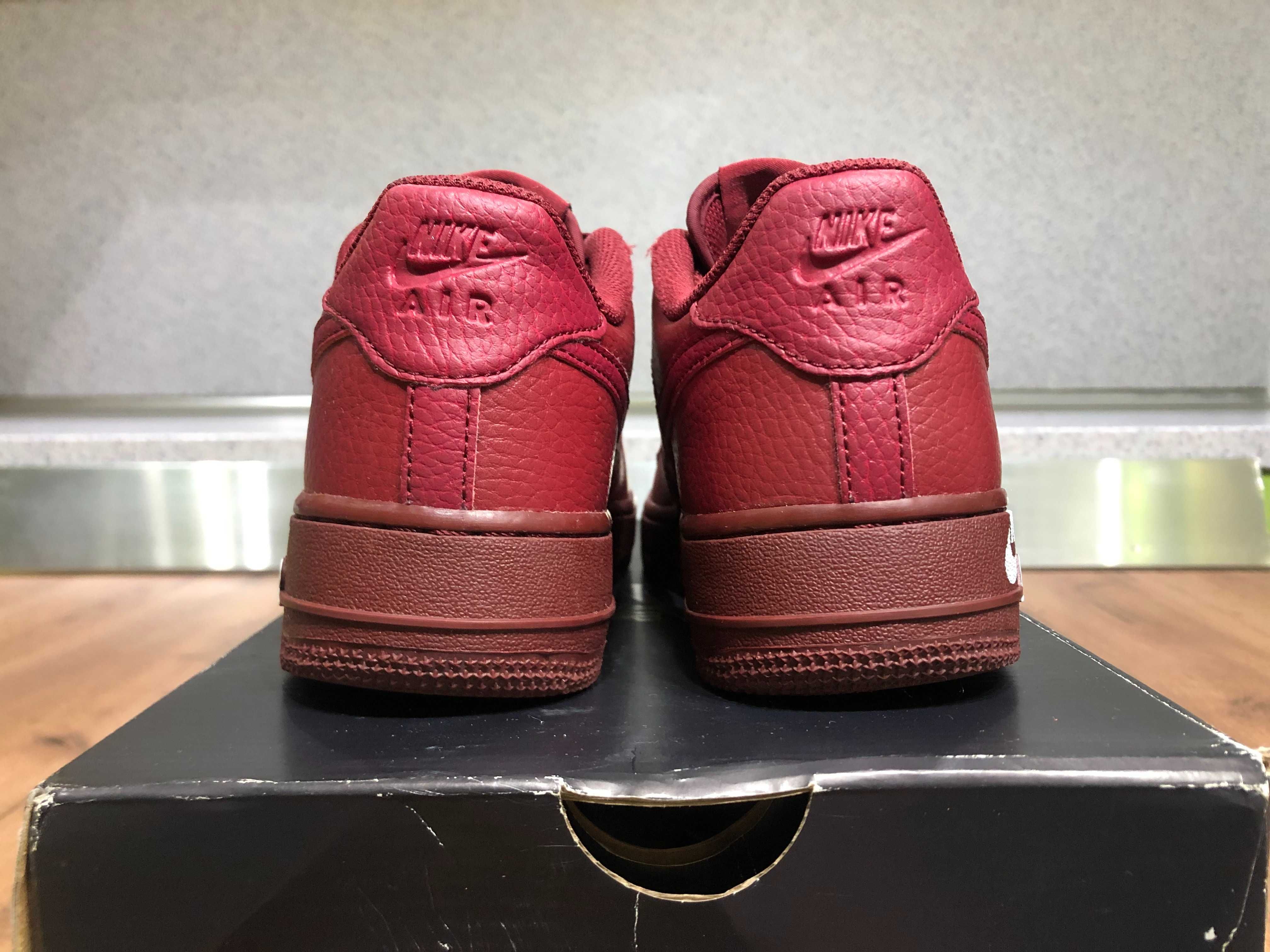 ОРИГИНАЛНИ *** Nike Air Force 1 Leather / Team burgundy