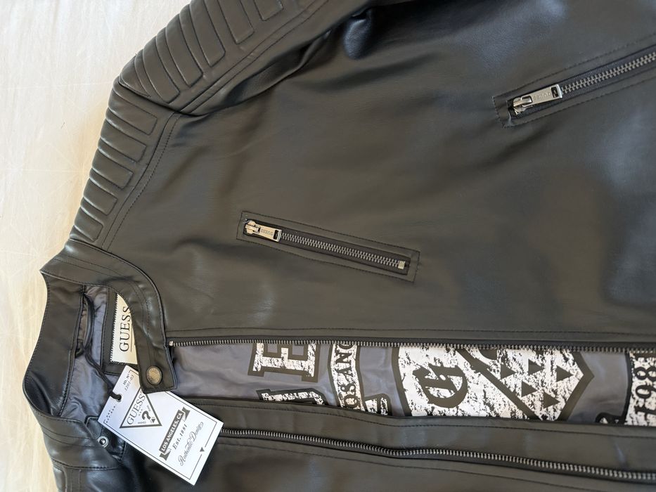 Черно кожено яке Guess
