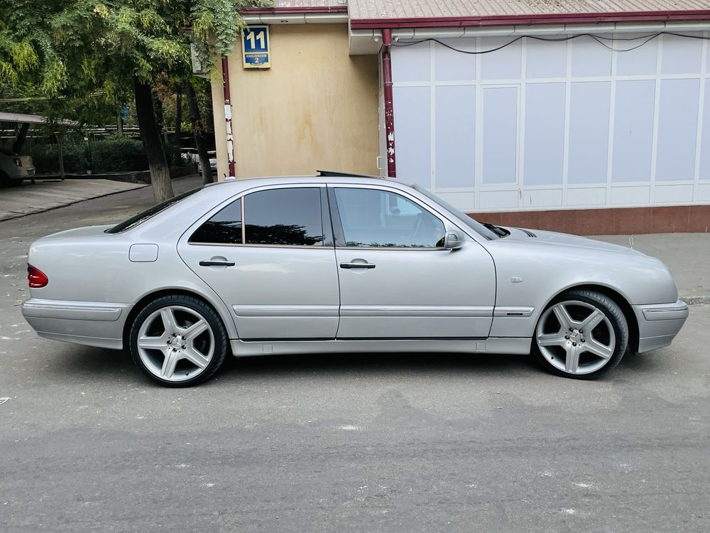 Mercedes Benz W210