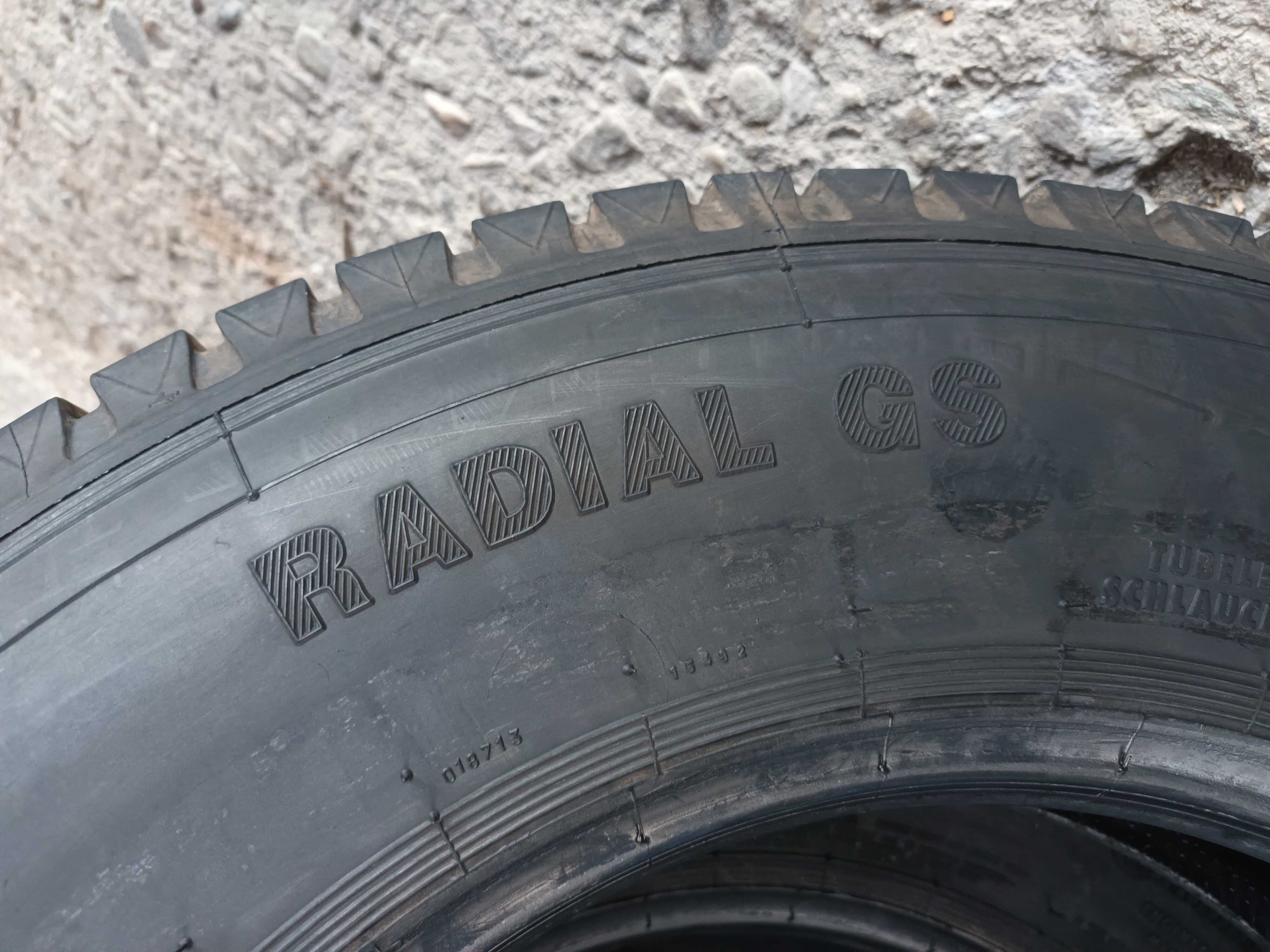 2 Тежкотоварни гуми 8R17.5 Continental LDR RADIAL GS 117/116L M+S