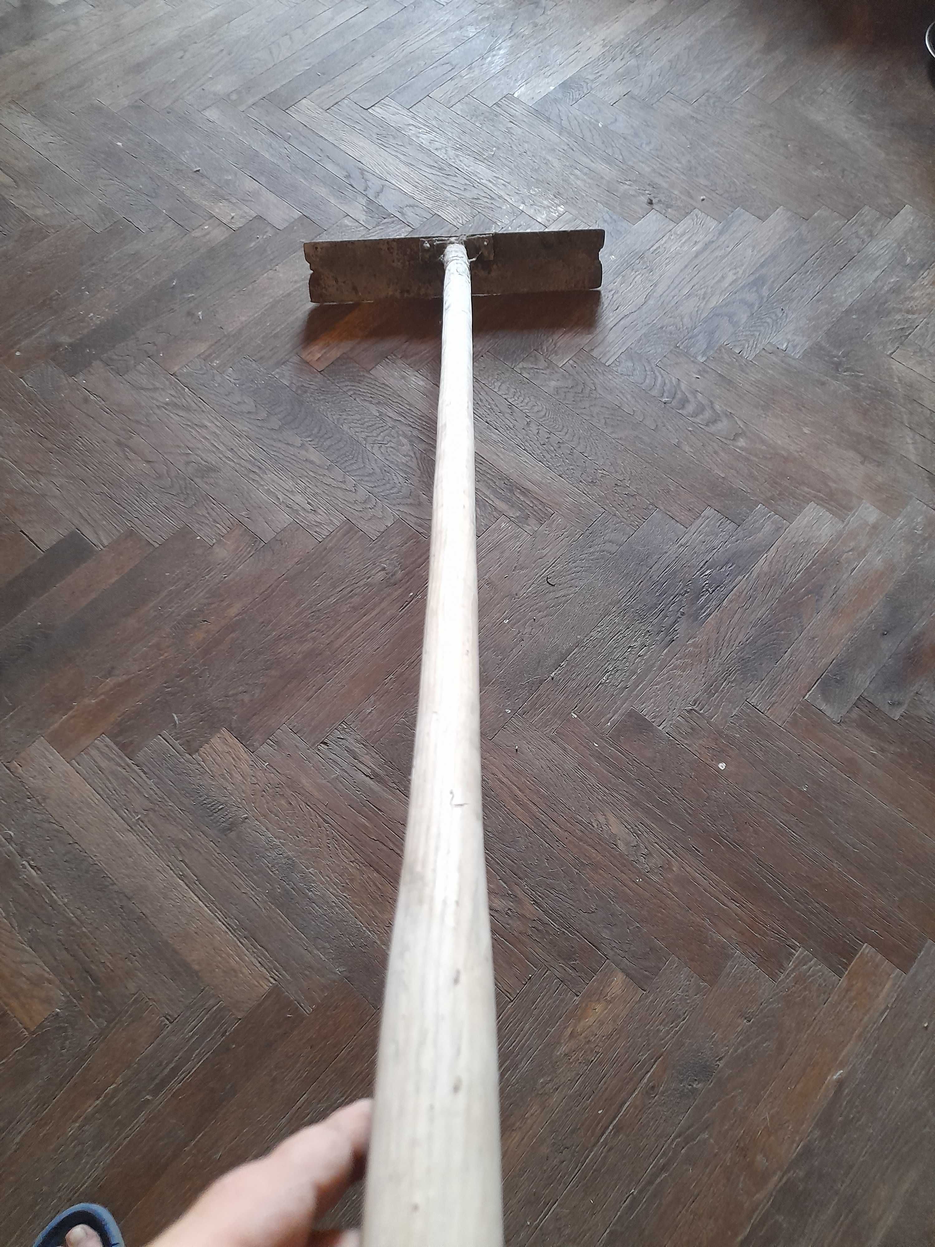 Lopata nivelat beton