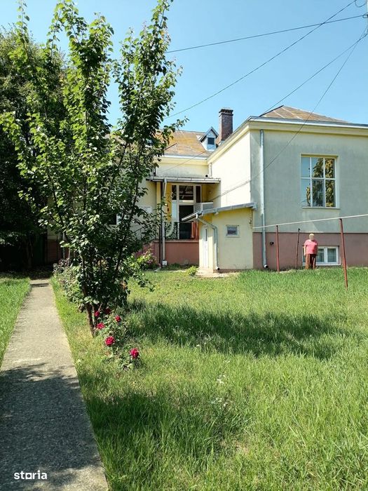 Casă cu teren pe Miorița(Botoșani)