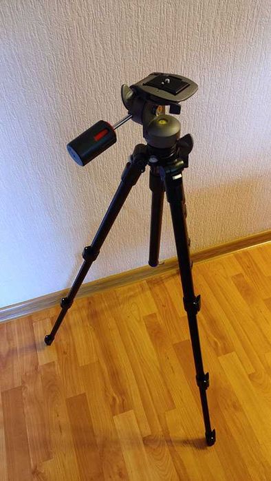 Продам фотоштатив SLIK Pro AL-324