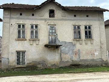 Къща в село Радовене