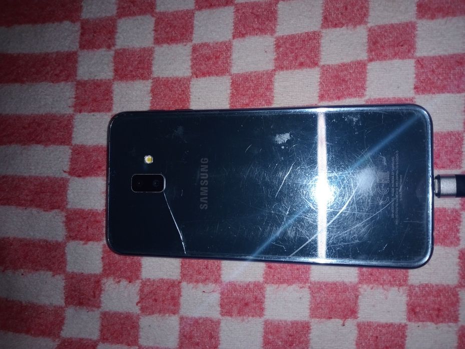 Продам телефон .