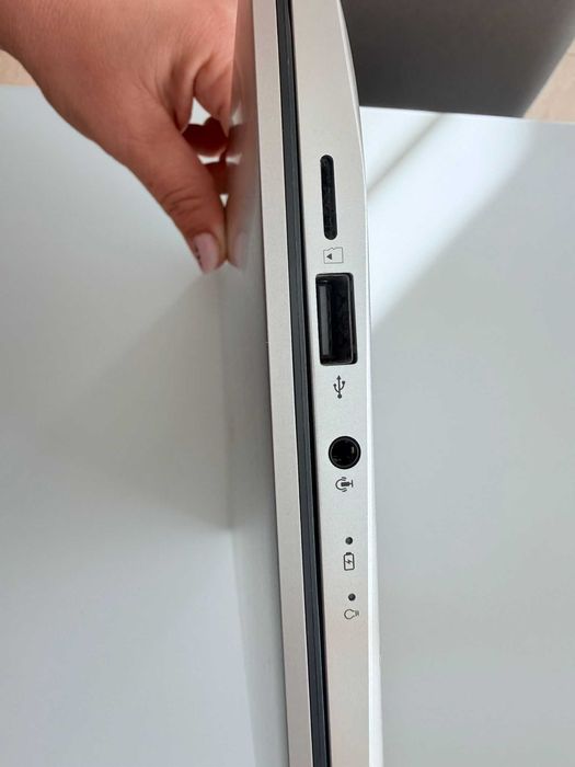 Laptop ultraportabil ASUS Zenbook 14