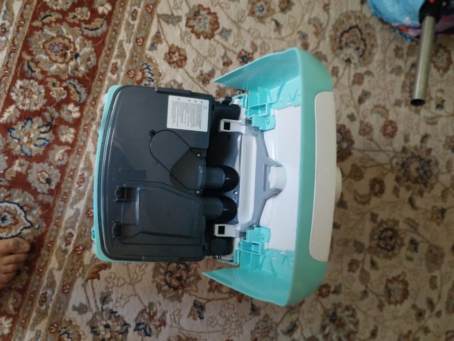 Vând aspirator cu spălare,Bosch.