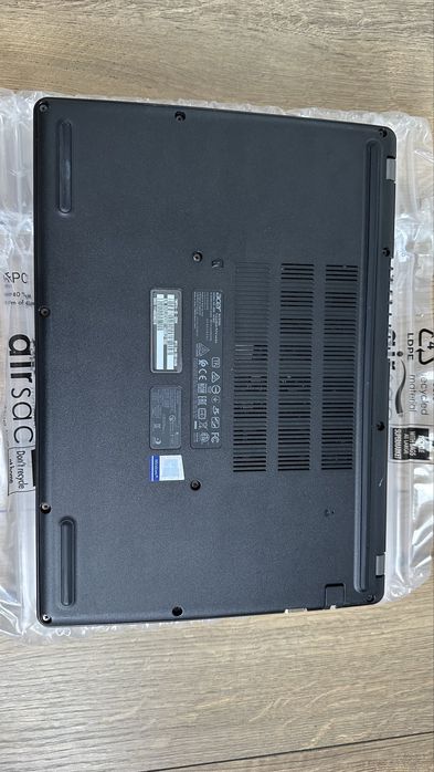 Лаптоп Acer TravelMate 14” FHD Intel i5-10th Gen 8GB RAM 256GB SSD