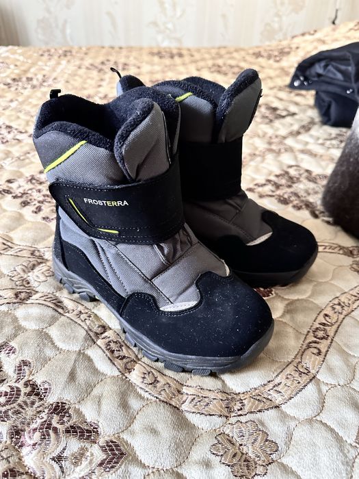 Продам ботинки зимние размер31