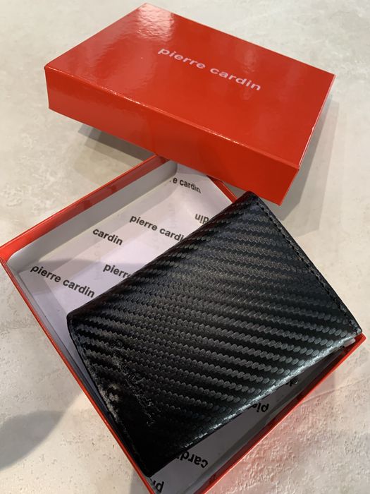Мъжки портфейл нов с дефект Pierre Cardin