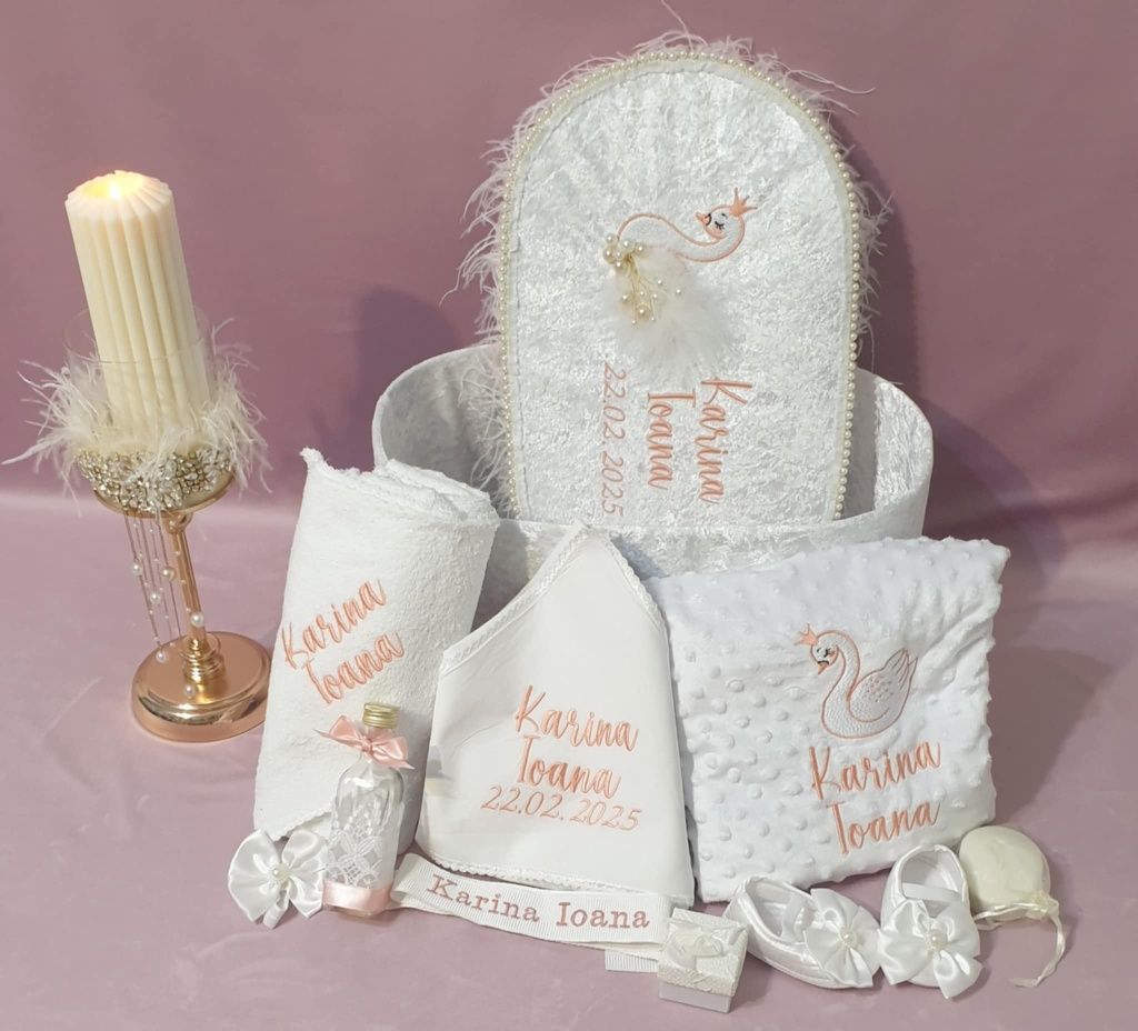 Trusouri si Lumanari de Botez Personalizate