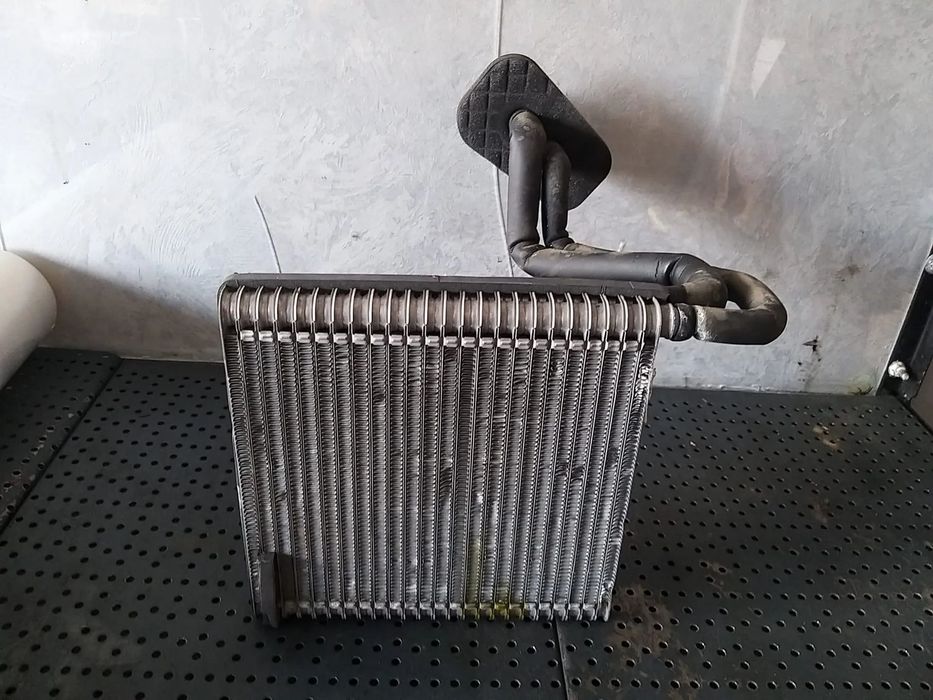 Radiator calorifer clima bord ford fiesta 6 cb1 ccn ap3119849aa