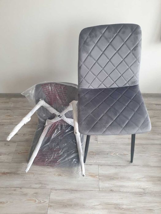 Чисто нов (в опаковка) стол