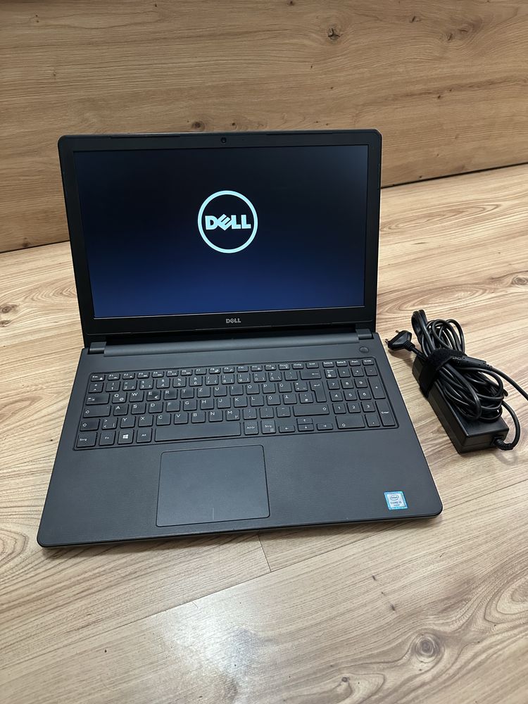 Лаптоп Dell 15,6 инча