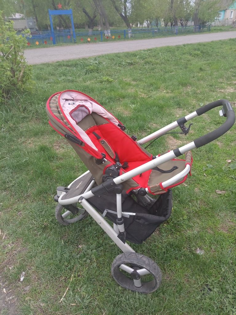 Продам детскую коляску