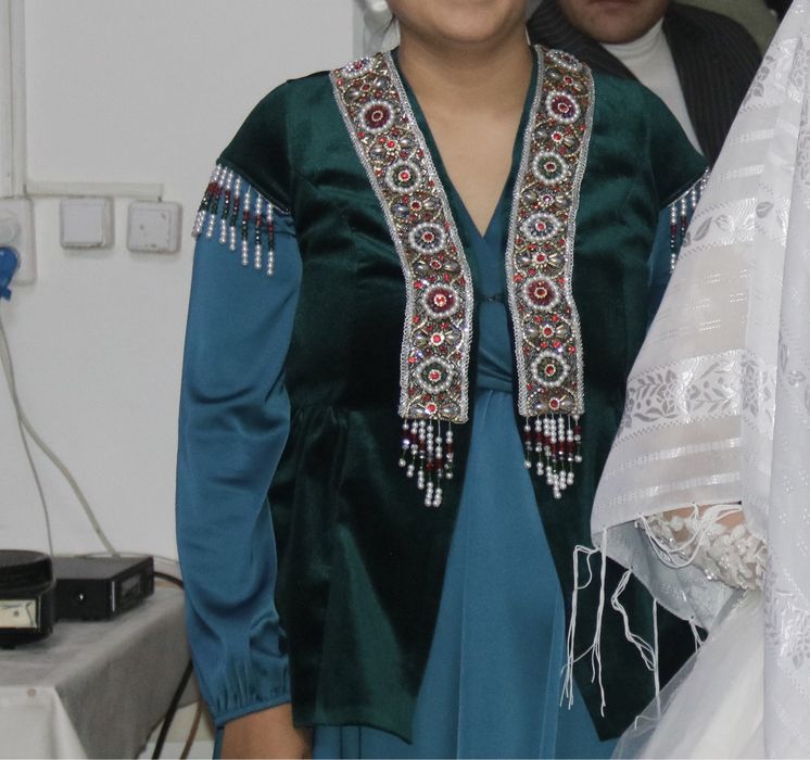 Қамзол изумрудного цыета