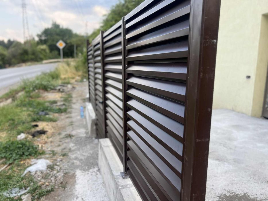 Ламелни врати,порти,огради тип щора (плъзгащи)