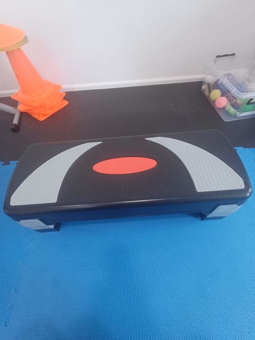 Продам степ платформу недорого для фитнеса