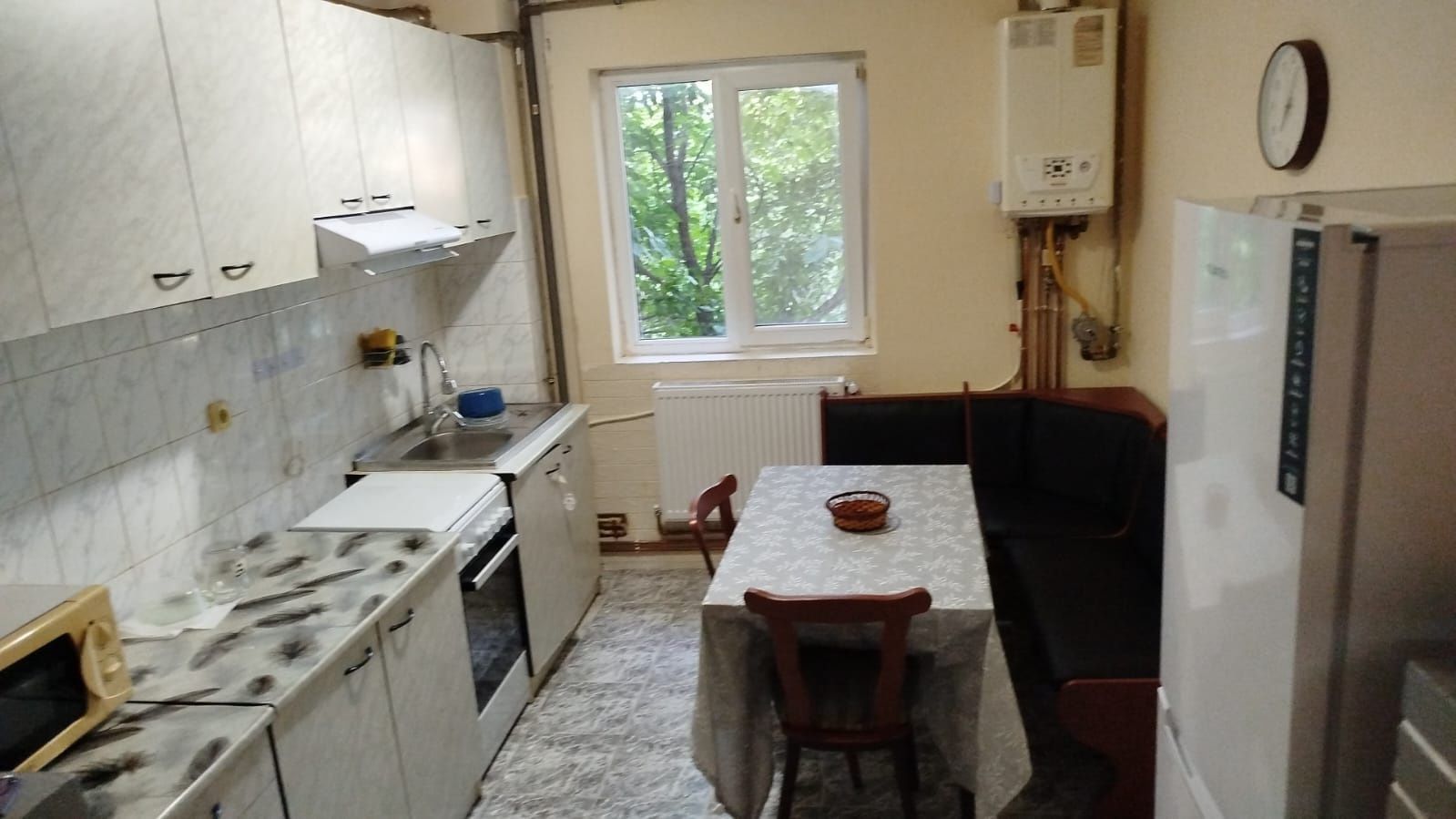 Închiriez apartament