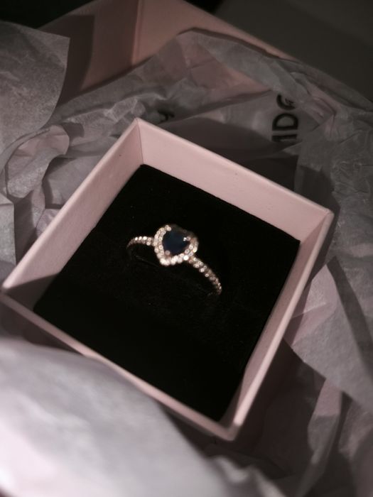 Inel cu inimioară Pandora rosegold
Placare din aur roz de la Pa