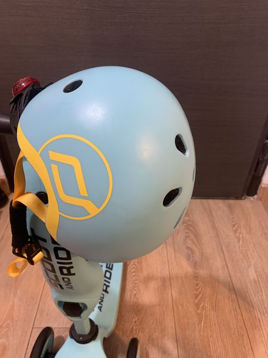 Trotineta Scoot and Ride 2 in 1, plus casca