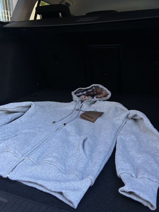 Hanorac Burberry M slim fit