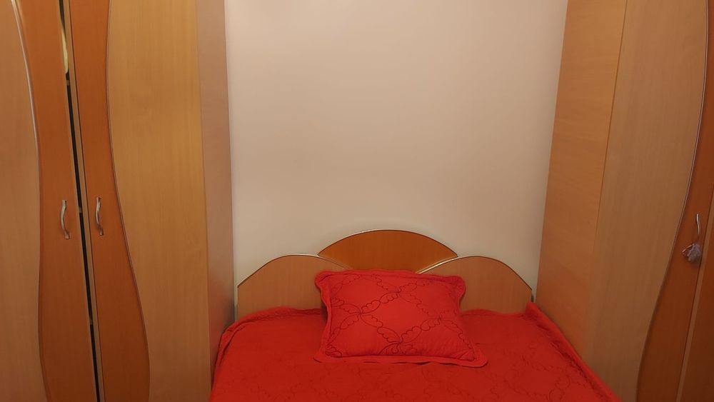 Închiriez apartament 3 camere