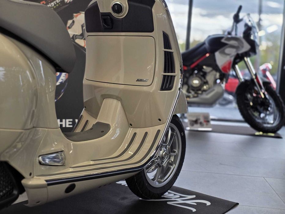 Scuter Piaggio Vespa GTS 125  Permis Categoria B RATE  Moto Bike Shop