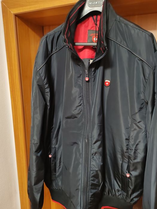 Vind geaca original Wellnestain