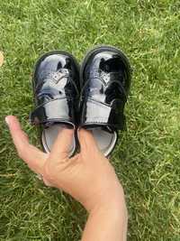 Pantofi eleganti lac baieti marimea 22