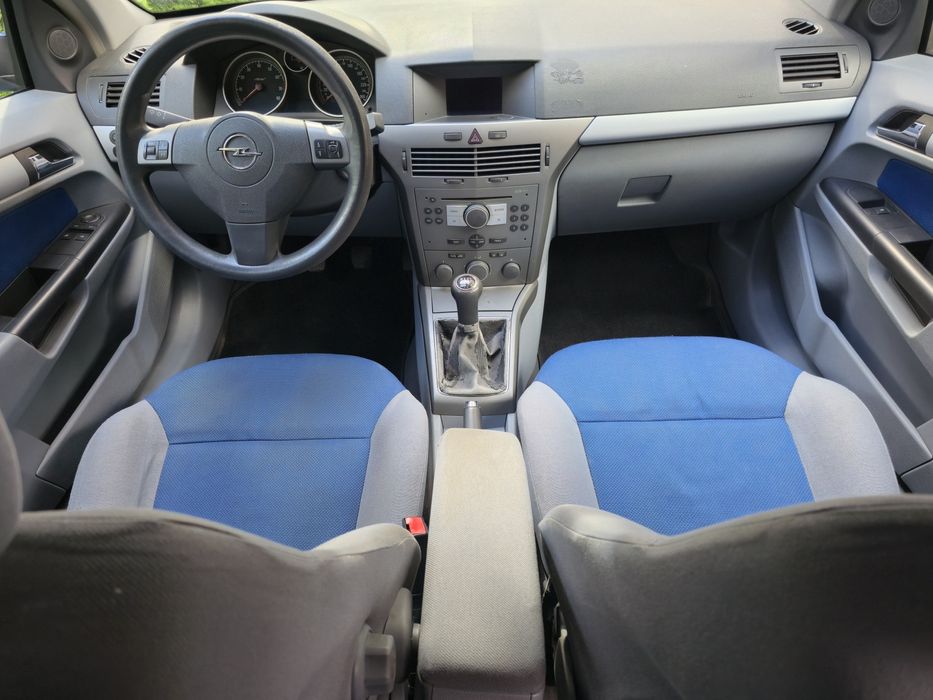 Продавам Opel Astra H