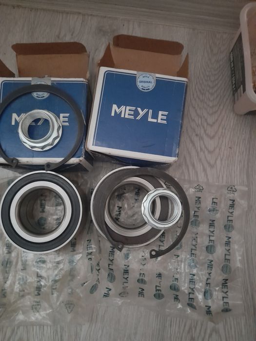 Set rulmenti roata spate bmw ser.3 turing 320 d  177 cai.