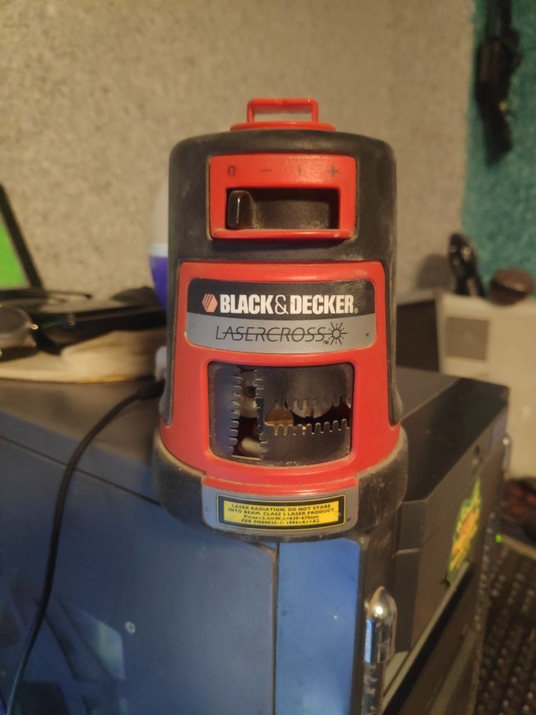 Лазерный уровень Black&Decker LZR6