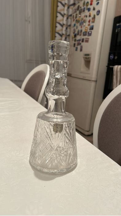 Вазы хрустальные,  графины и салатницы