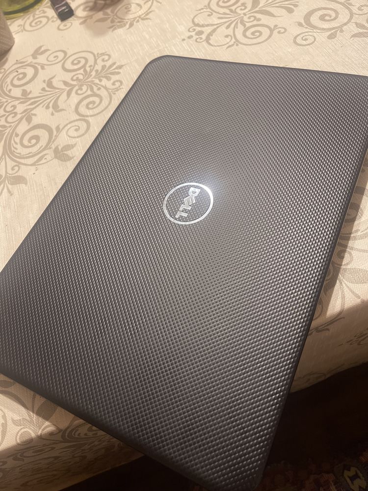 Laptop Dell Inspiron 3521