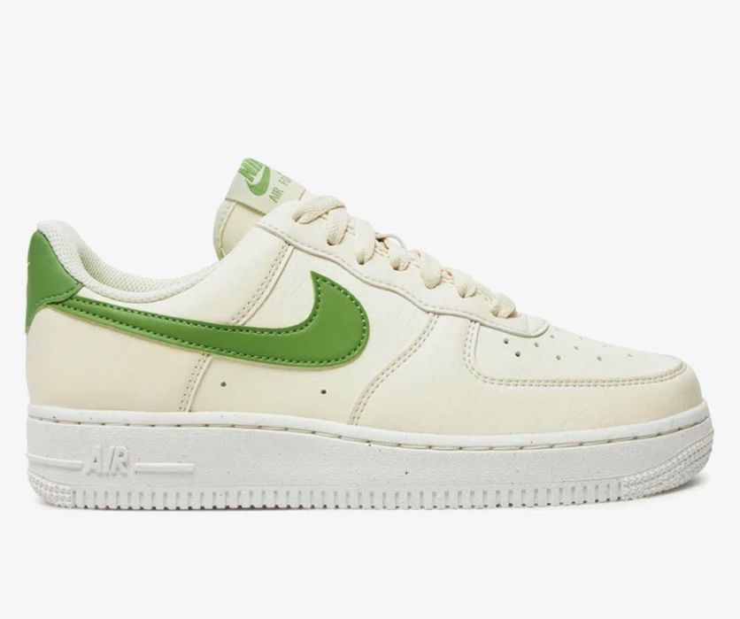 Дамски снейкъри Nike Air Force 07