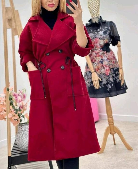 Дамско палто с копчета