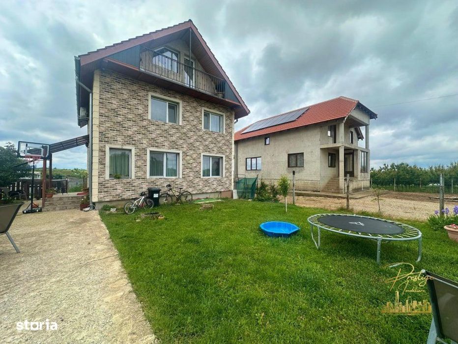 Casa cu 4 camere si teren de 1000 mp  de vanzare in Paleu - Bihor