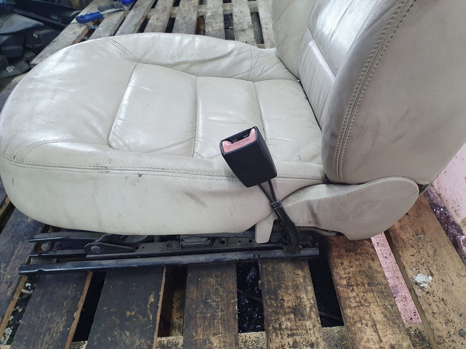 Scaun pasager dreapta fata 1k4881106kk 83115690300 Seat Toledo 3 - 5P