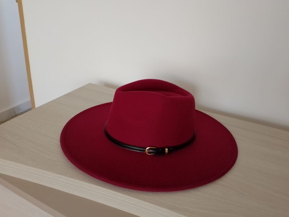 Pălărie de dama fedora