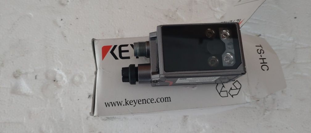 Cititor cod de bare keyence sr-x100
