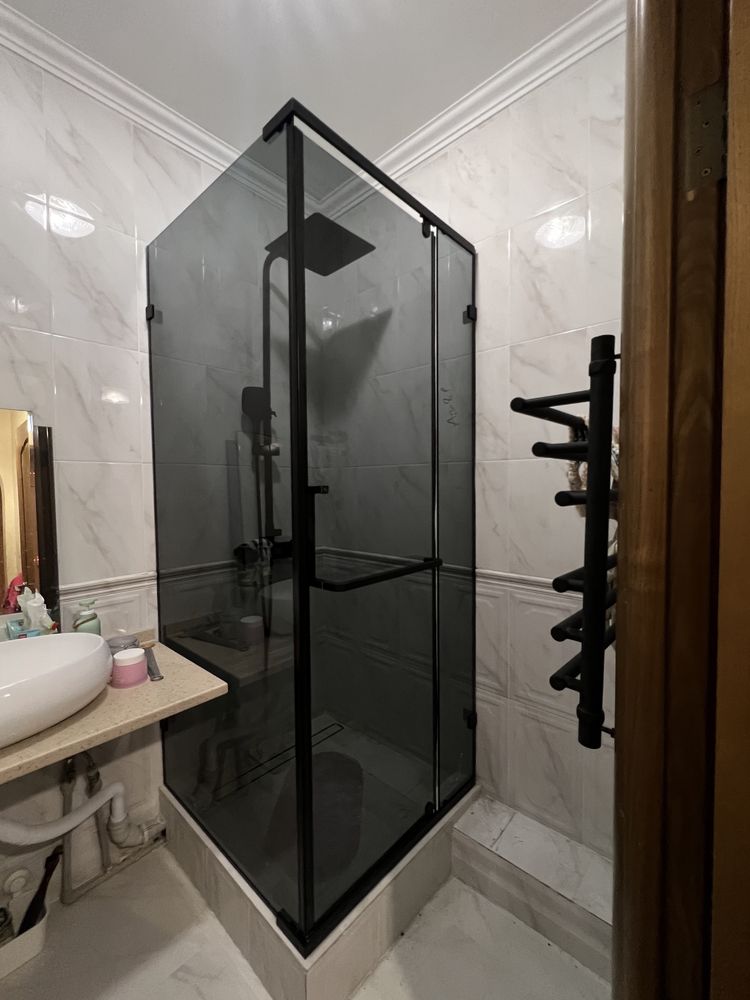 Душевая перегородка,межкомнатные перегородки в стиле лофт,зеркало,ванн