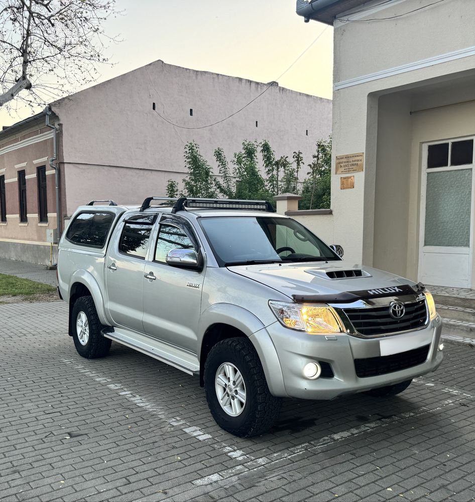 Toyota hilux 3.0 Invincbil automatic