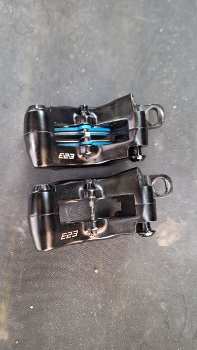 Vand etrieri frane bicicleta trp in 4 pistoane