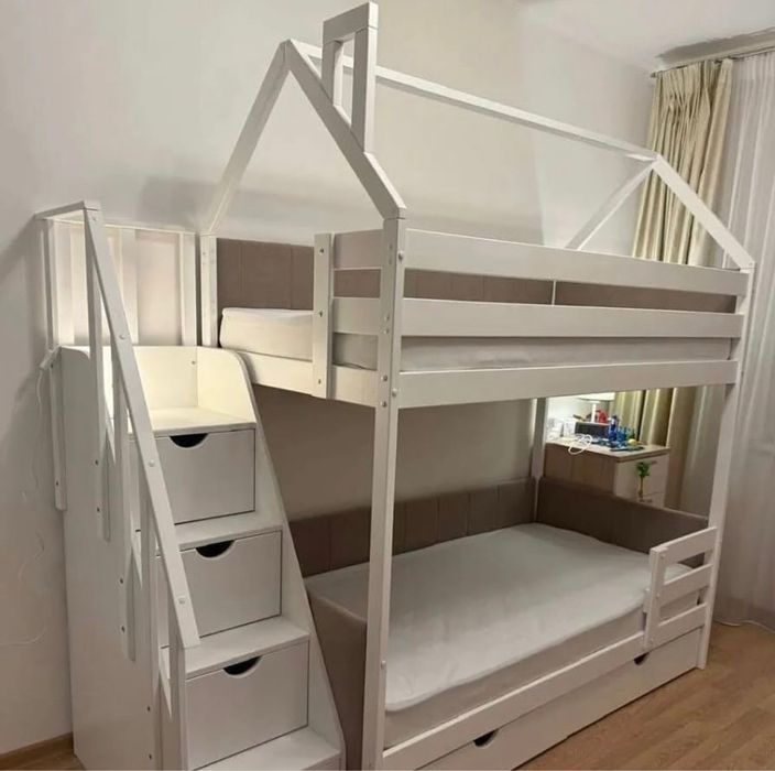 двухярусную  кровать