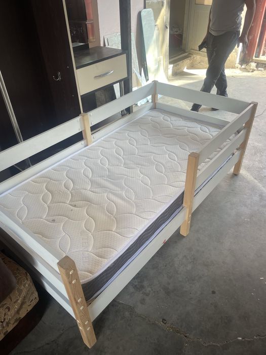 Деиская кровать в хорошем состоянии