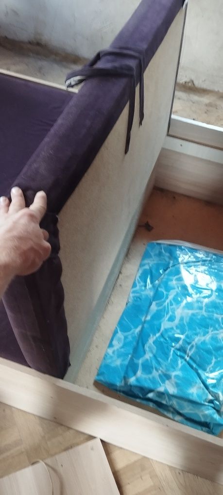 Кровать с ящиками для хранения