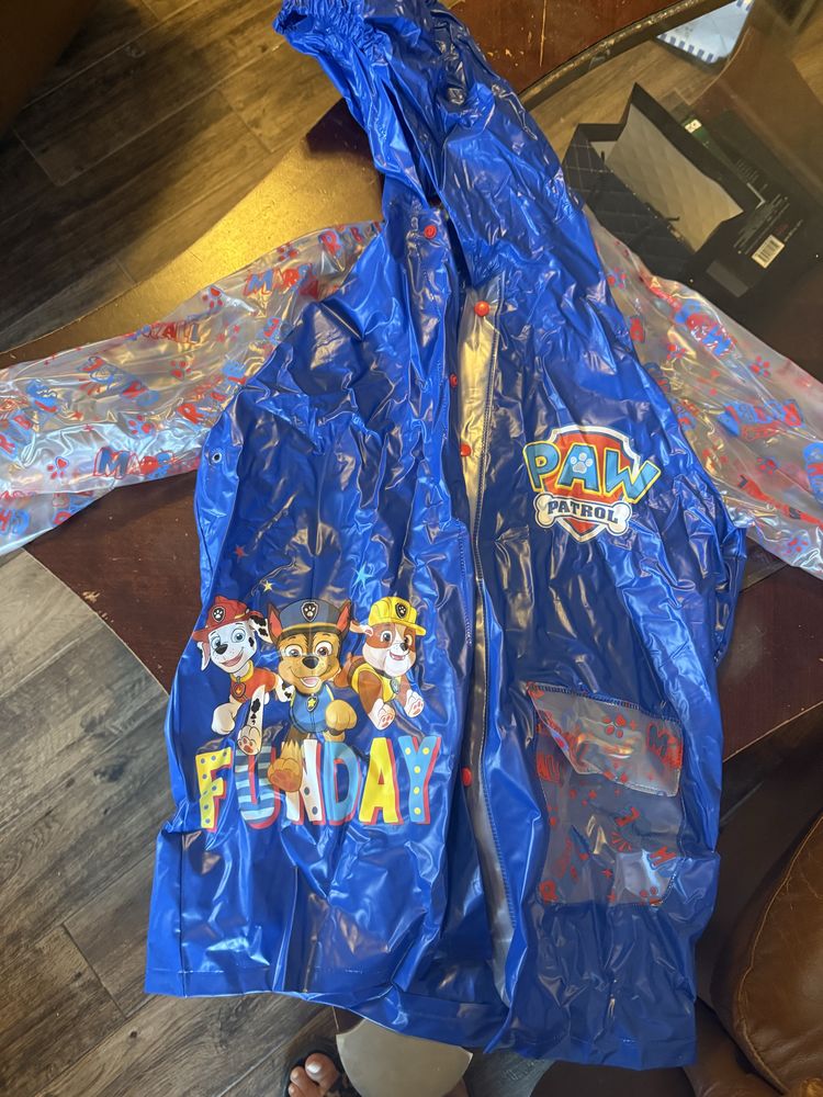 Paw Patrol Голяма кула с наблюдателница Пес Патрул. Подарък дъждобран.